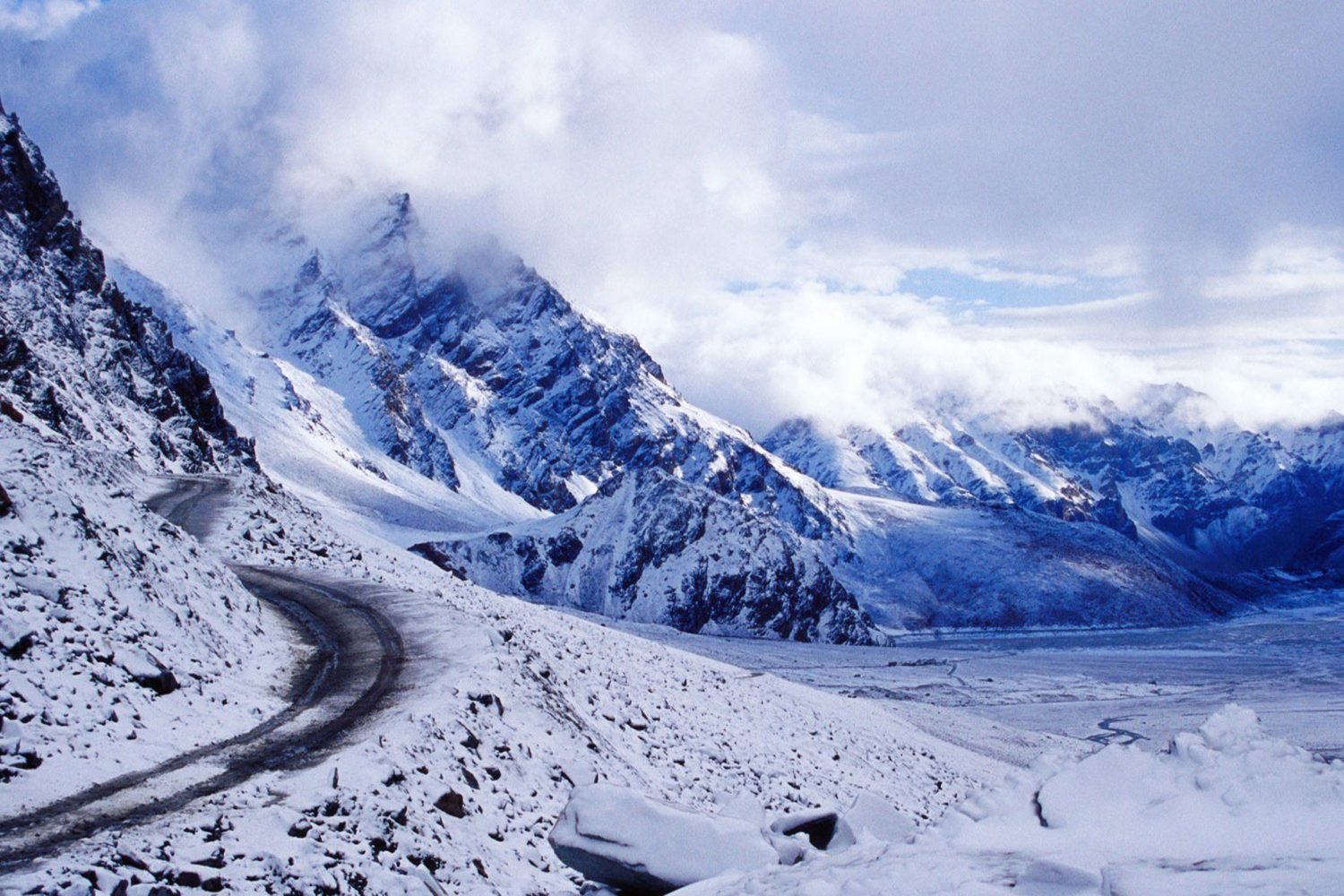 Manali Ladakh Highway