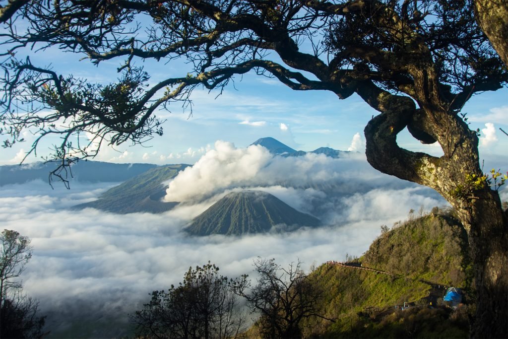 Cloud and Mountain Indonesia Trip